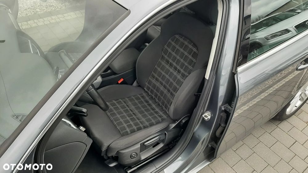 Audi A4 Limousine - 8