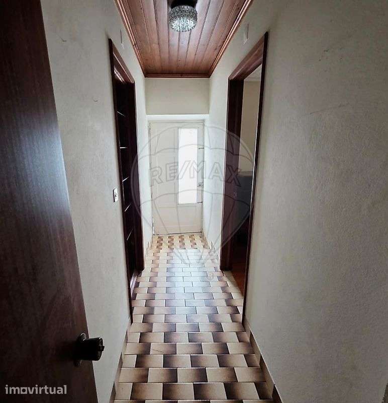 Moradia T1 para venda - Grande imagem: 2/11