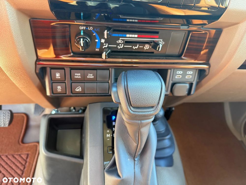 Toyota Land Cruiser - 8