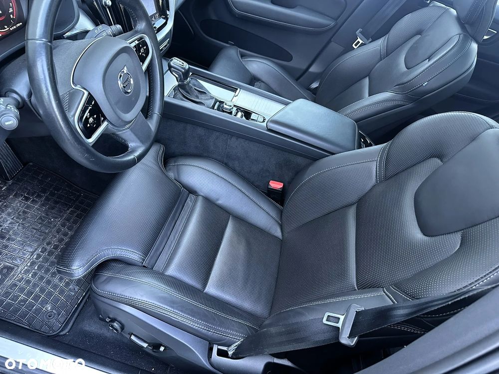 Volvo XC 60 - 25