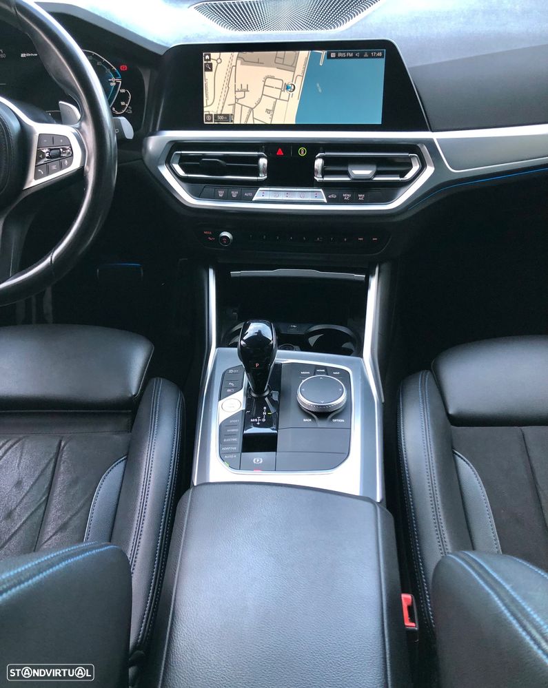 BMW 320 e Pack Desportivo M Auto - 27