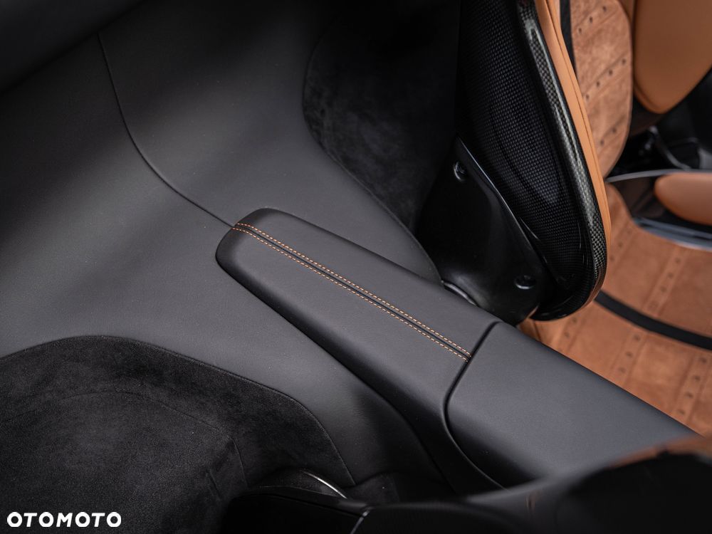 Ferrari 296 GTS - 30