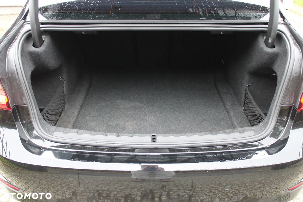 BMW Seria 3 330i - 30