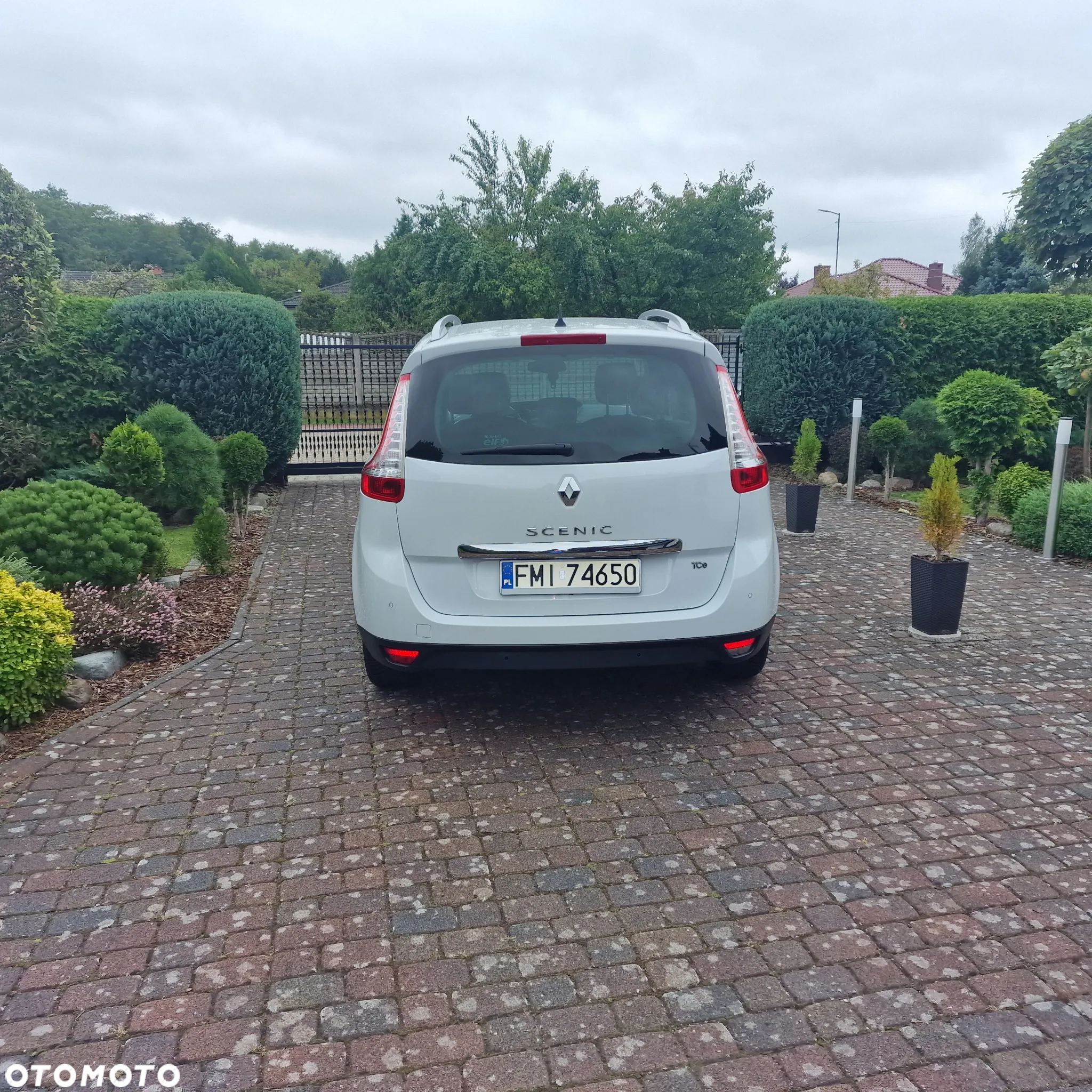 Renault Grand Scenic ENERGY TCe 130 S&S Bose Edition - 6