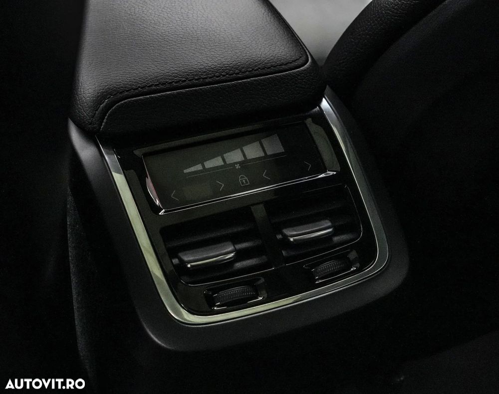 Volvo XC 60 D4 Inscription - 28