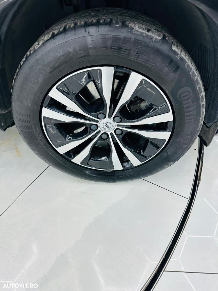 Volvo XC 60 B4 MHEV AT8 FWD Momentum Pro - 9
