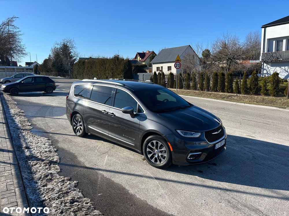 Chrysler Pacifica - 18