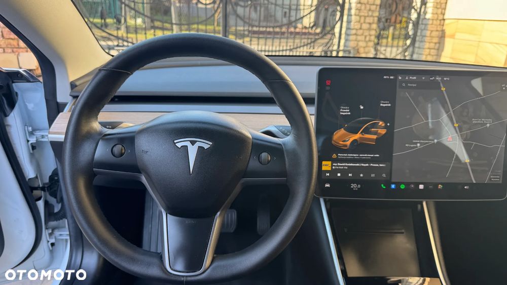 Tesla Model 3 Standard Reichweite Plus Hinterradantrieb - 19