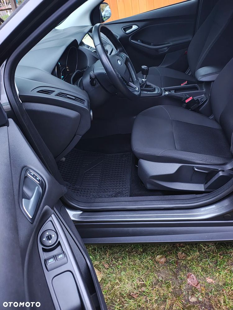 Ford Focus - 23