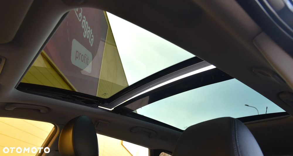 Hyundai i30 blue 1.6 GDI DCT Premium - 24