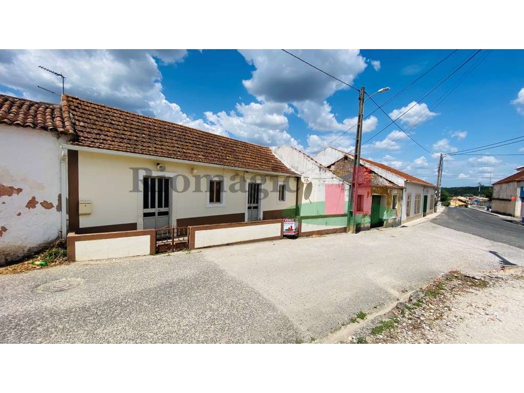 Moradia T3 Alcobertas Rio Maior ***RIOMAGIC*** ACEITAM-SE PROPOSTAS - Grande imagem: 5/60