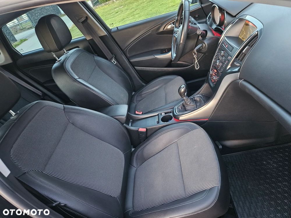 Opel Astra 1.4 T Essentia - 22