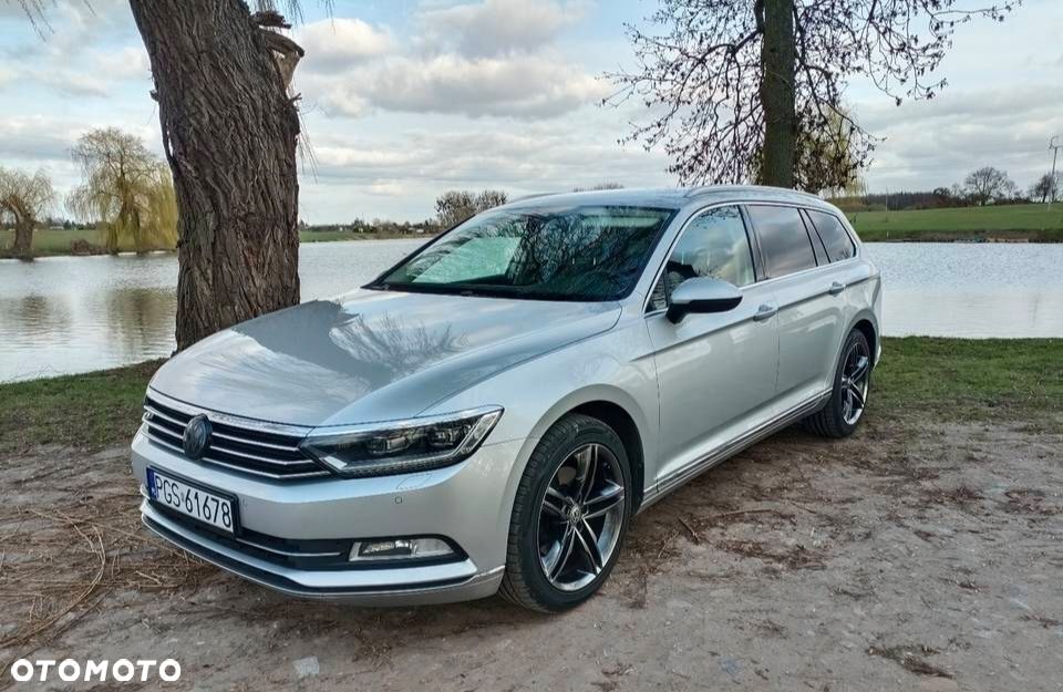 Volkswagen Passat - 1