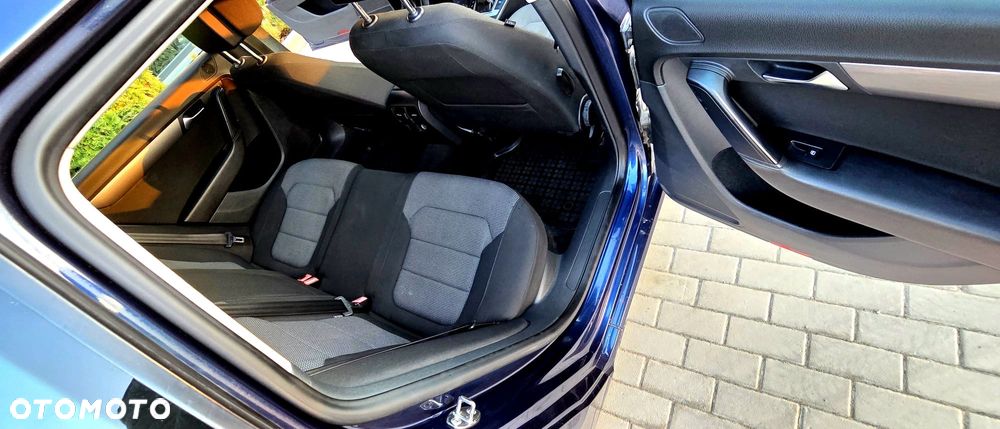 Volkswagen Passat Variant 2.0 TDI Trendline - 11