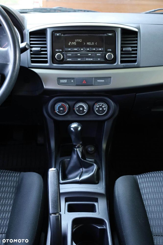 Mitsubishi Lancer 1.6 Invite - 15