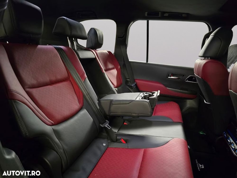 Toyota Land Cruiser 300 - 11