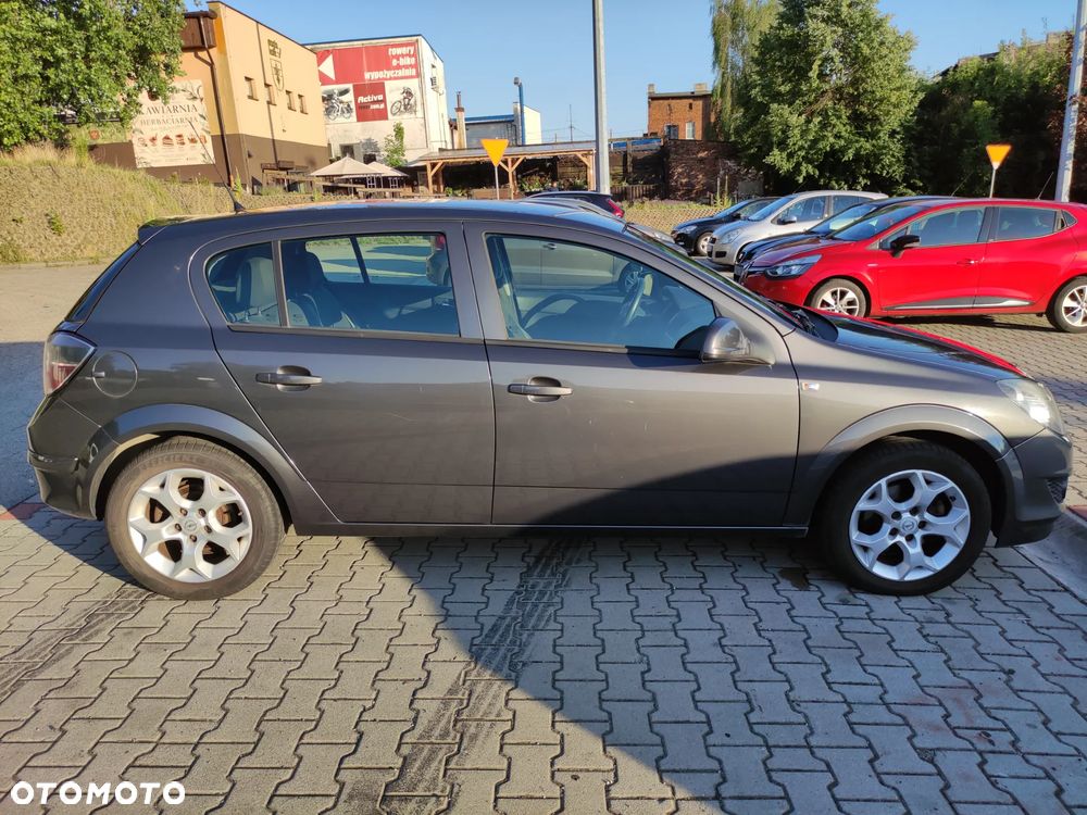 Opel Astra 1.7 CDTI Essentia - 8