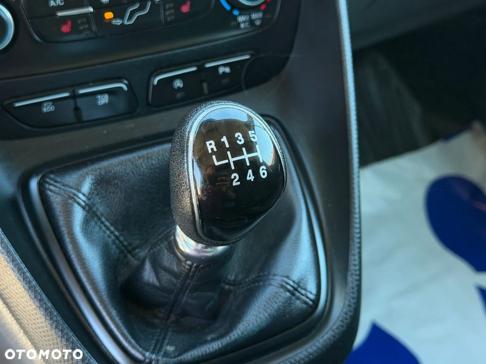 Ford TRANSIT CONNECT - 21