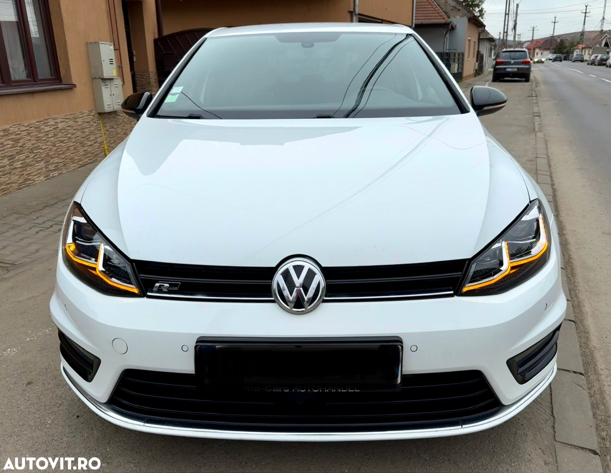 Volkswagen Golf - 2