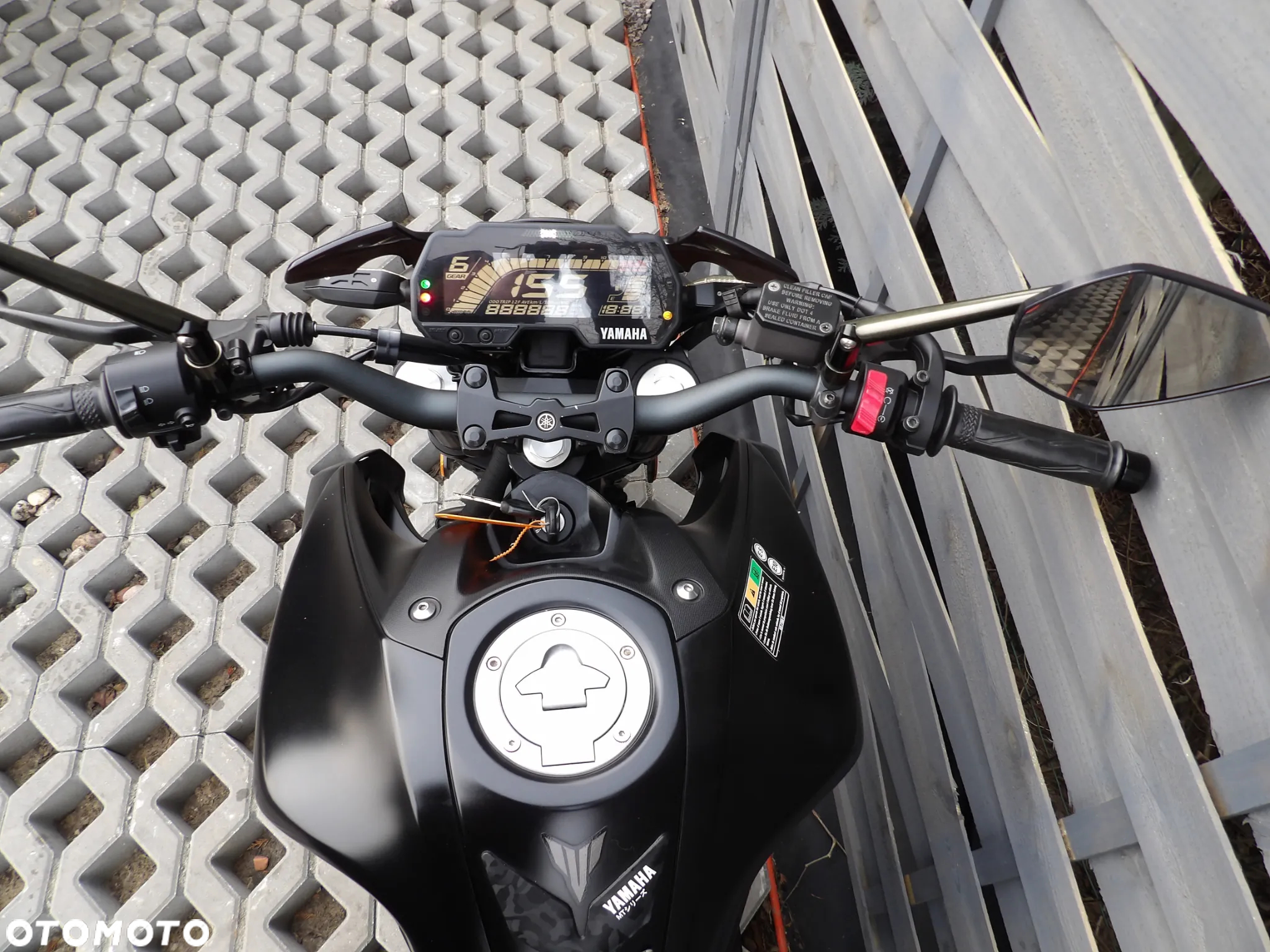 Yamaha MT - 8