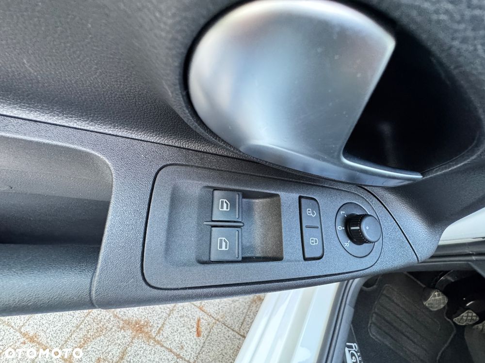 Volkswagen up! Active - 27