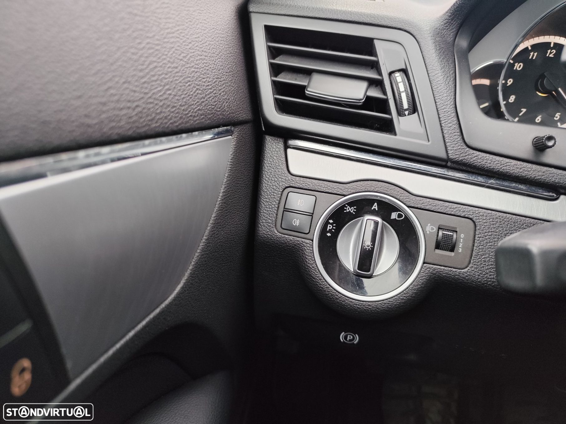 Mercedes-Benz E 220 CDi Avantgarde BlueEfficiency - 22