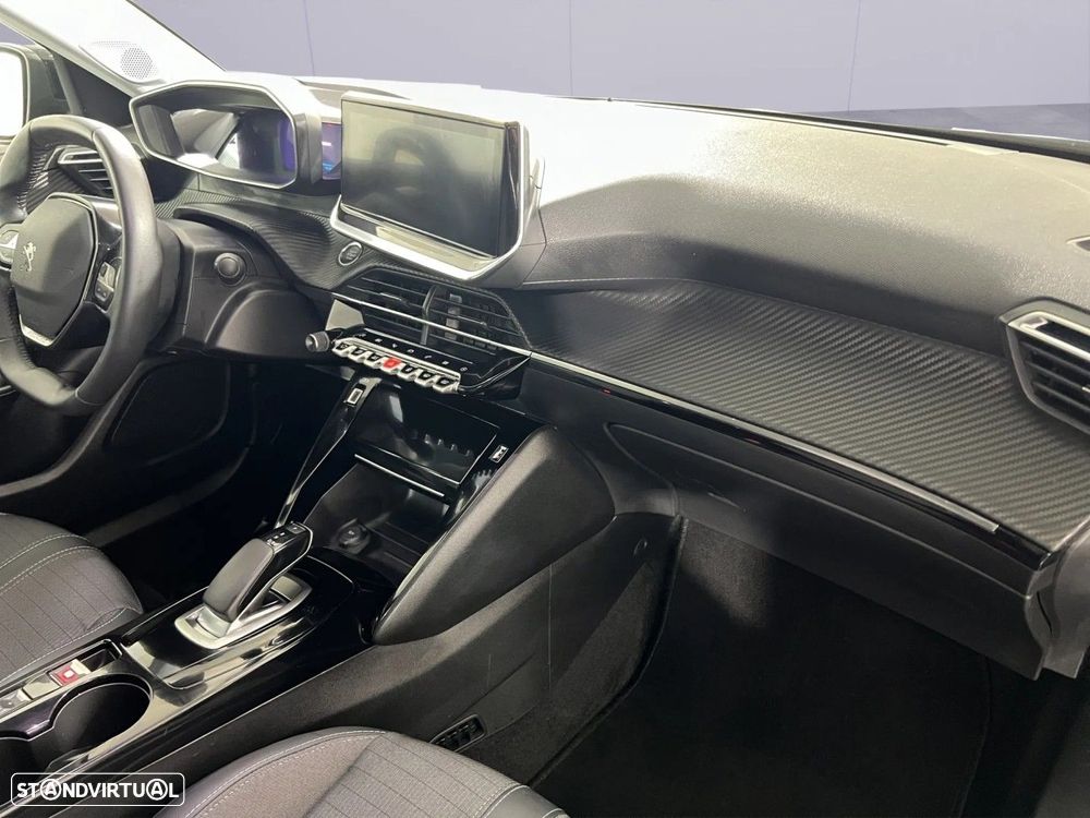 Peugeot e-2008 - 11