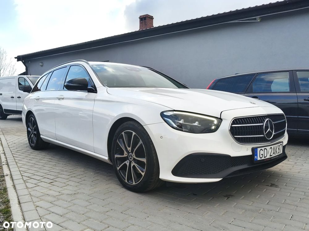 Mercedes-Benz Klasa E 220 d 4Matic 9G-TRONIC Avantgarde - 5