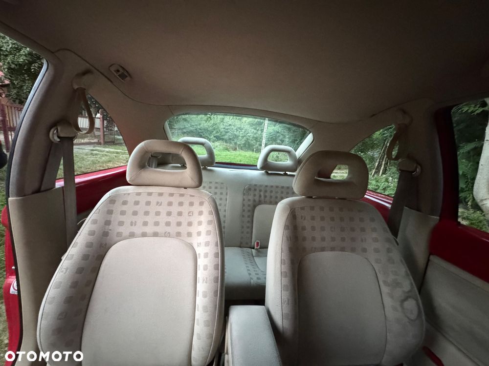 Volkswagen New Beetle 2.0 - 11