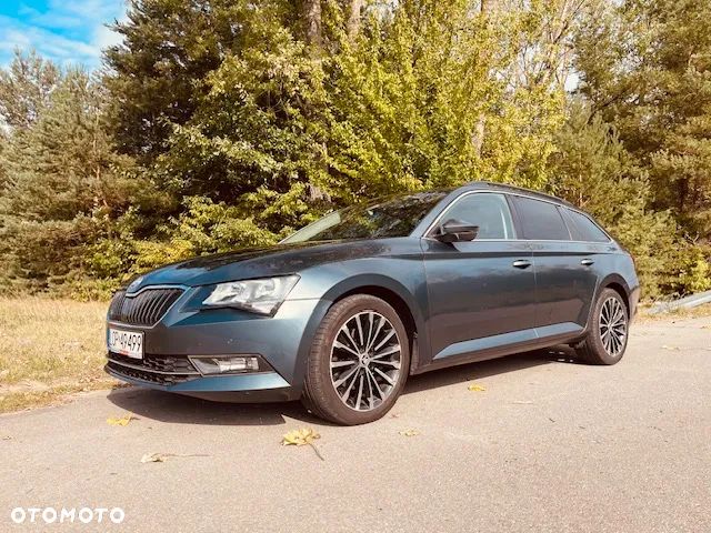 Skoda Superb Combi 2.0 TDI DSG Ambition - 9