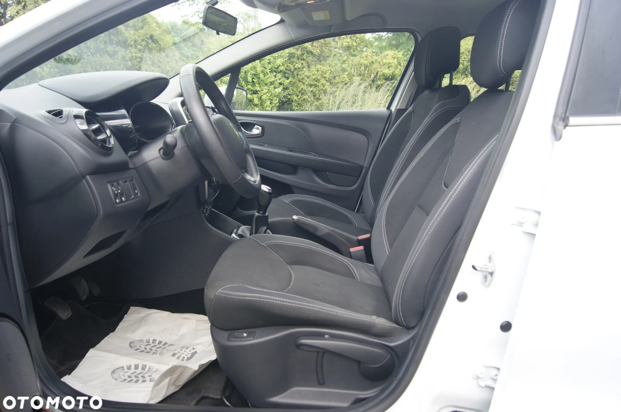 Renault Clio - 10
