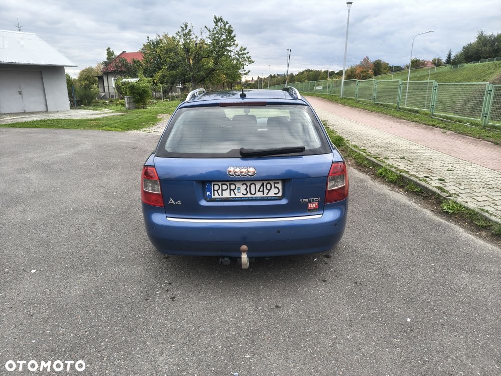 Audi A4 Avant - 4
