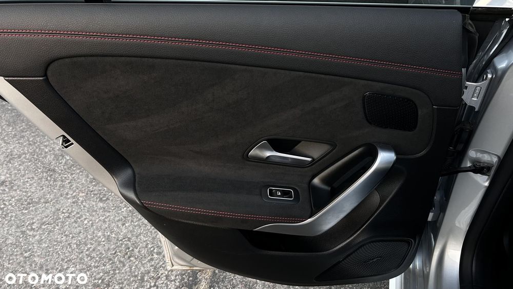 Mercedes-Benz CLA - 26