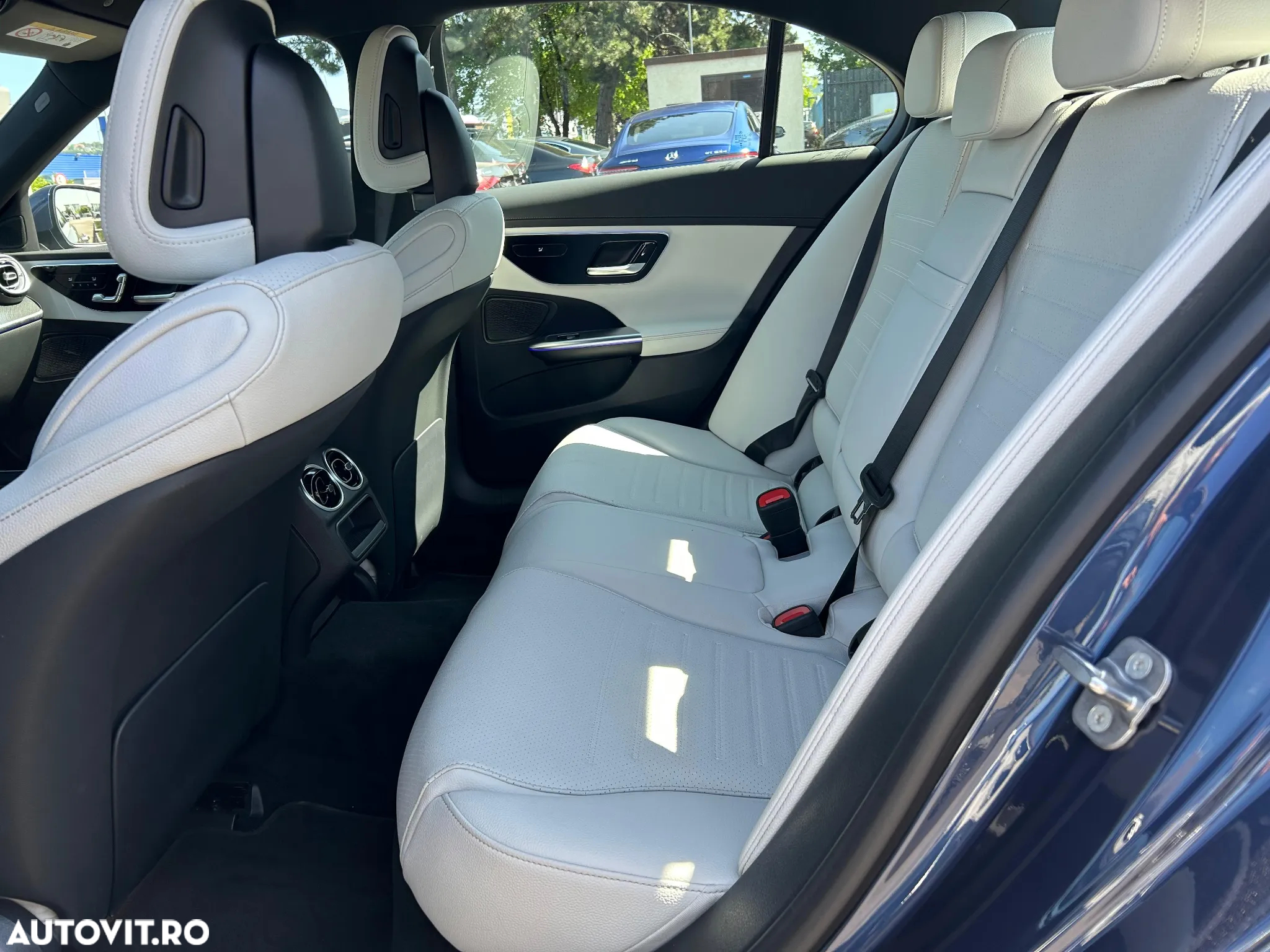 Mercedes-Benz C 300 PHEV 4MATIC - 11