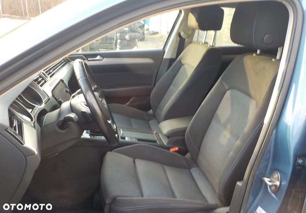 Volkswagen Passat - 23
