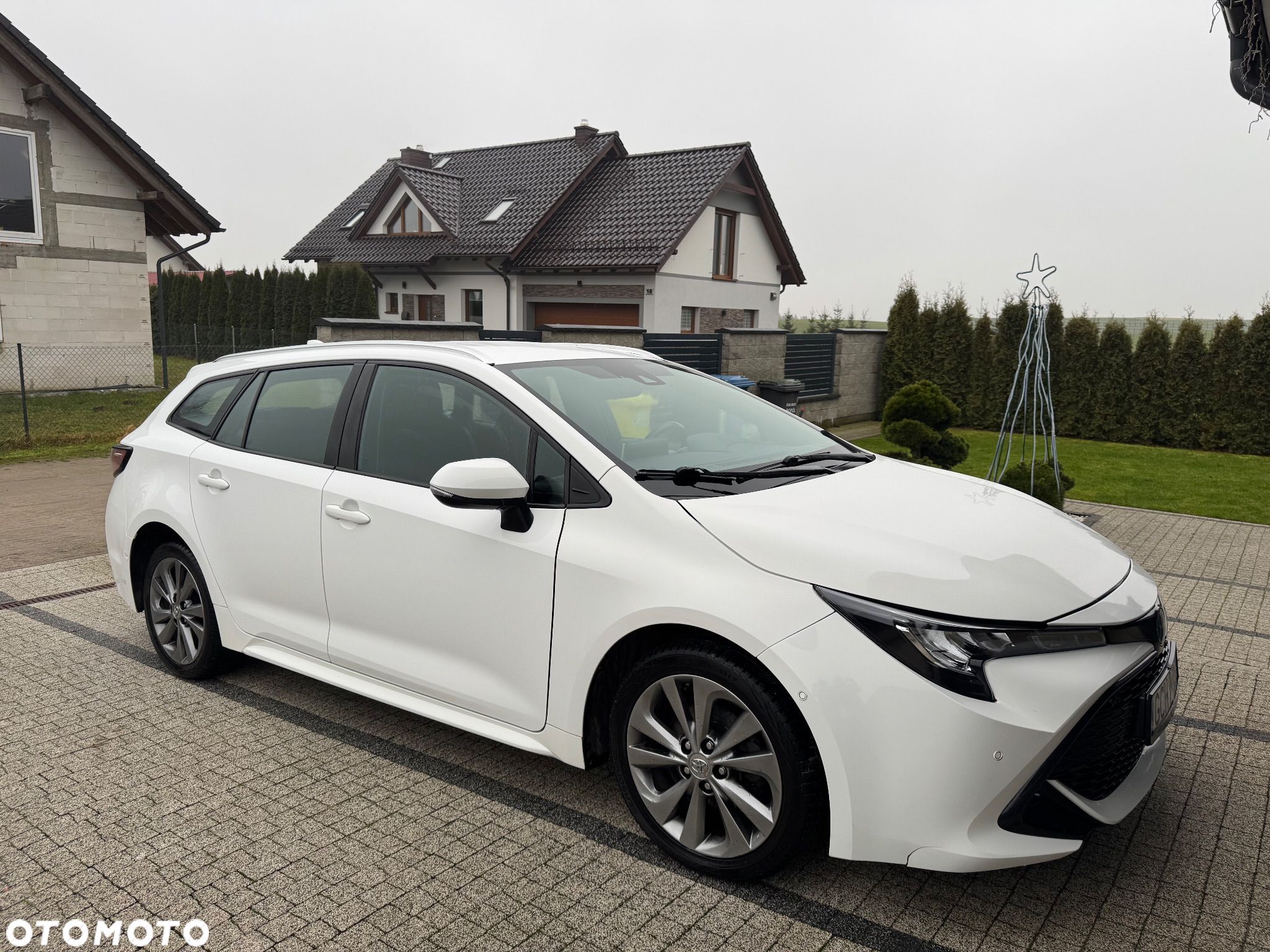 Toyota Corolla 1.8 Hybrid Active - 1