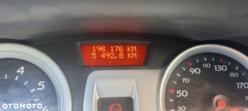Renault Clio 1.2 16V Authentique - 5