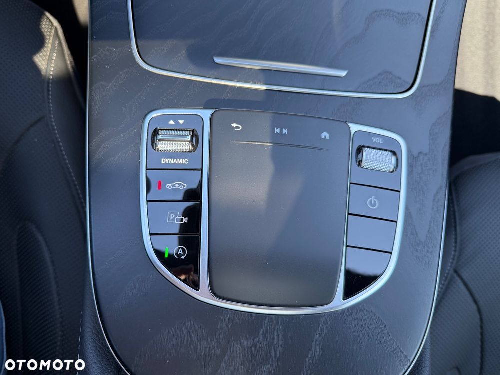 Mercedes-Benz CLS 300 d 4-Matic AMG - 22