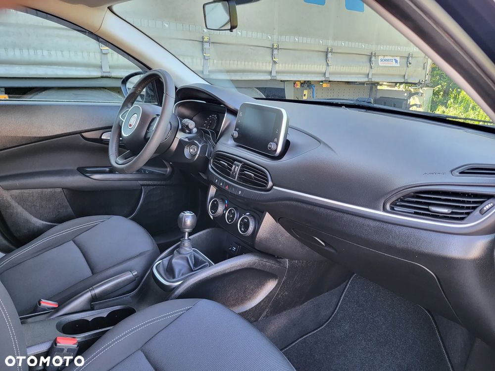 Fiat Tipo 1.4 T-Jet 16v Lounge EU6 - 29