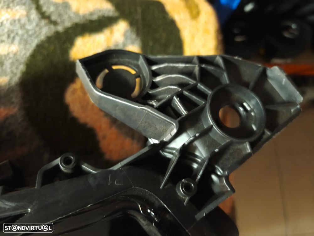 Farol esquerdo full Led Peugeot 208 + 2008 - 3