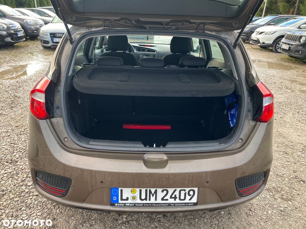 Kia Ceed 1.4 CVVT Attract Plus - 35