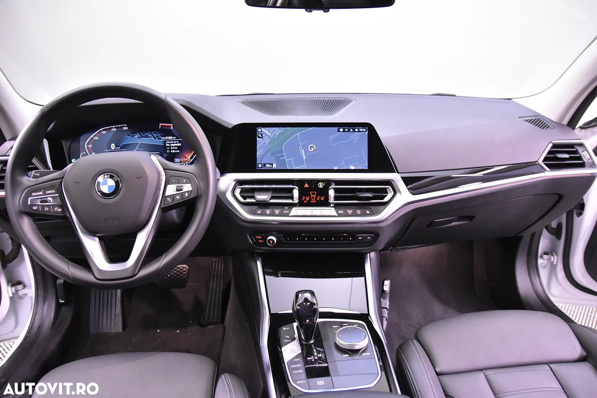 BMW Seria 3 320i Touring Aut. - 9
