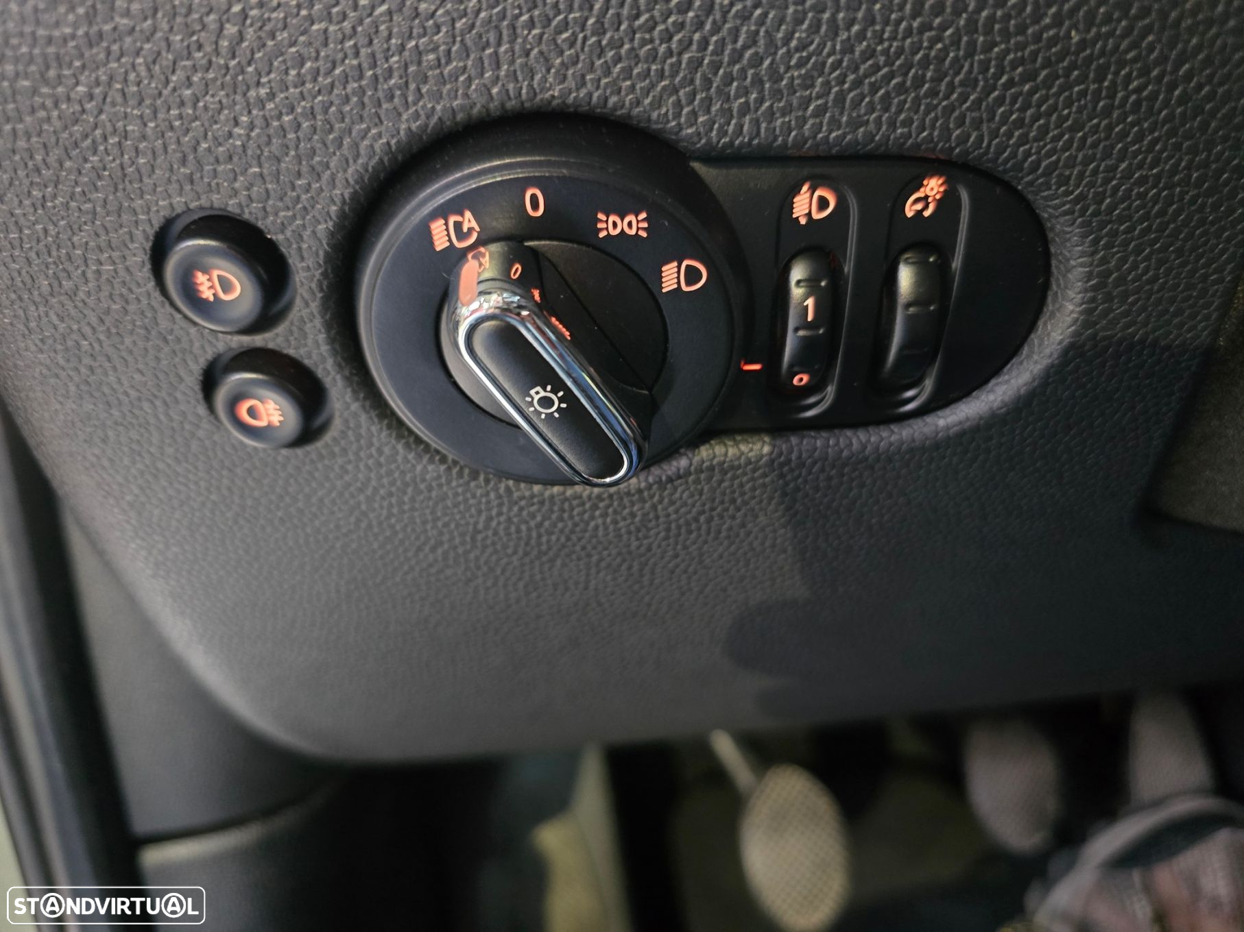 MINI 5 Portas Cooper D - 18
