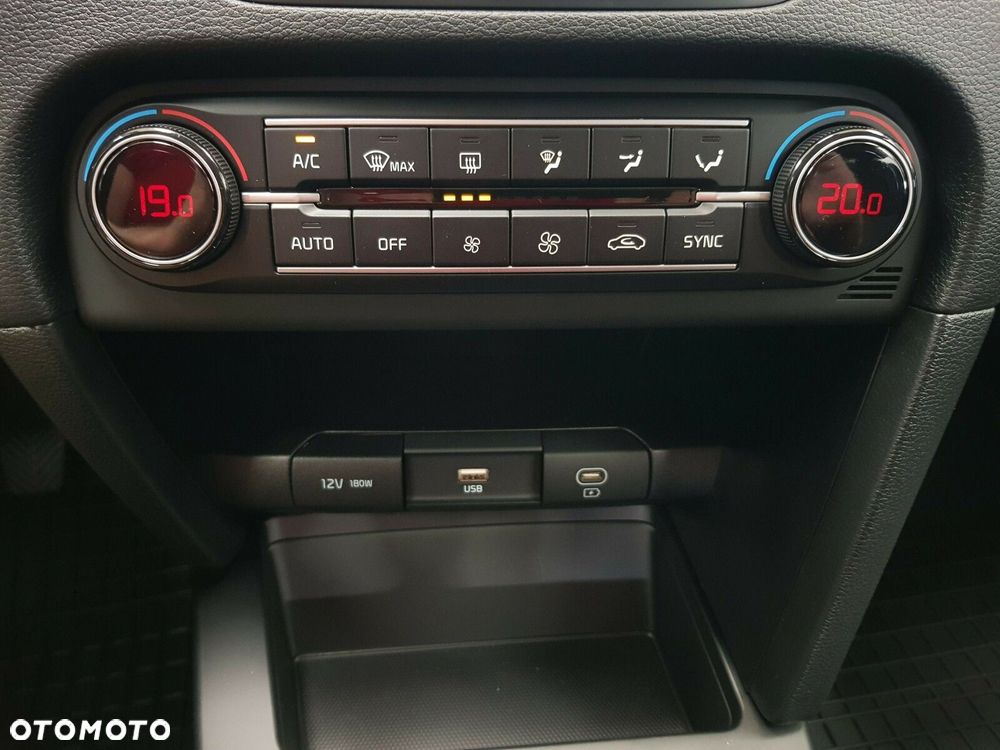 Kia Ceed 1.5 T-GDI M DCT - 23