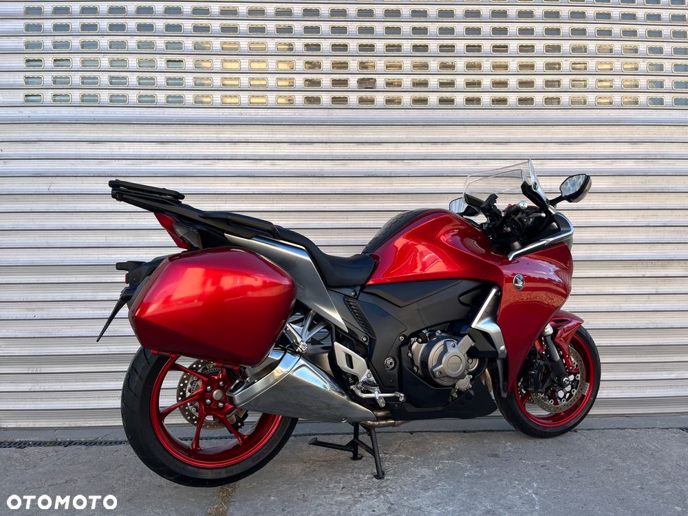 Honda VFR - 17