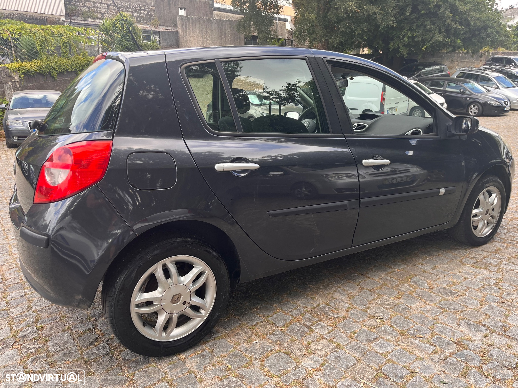 Renault Clio 1.2 16V Dynamique S - 2