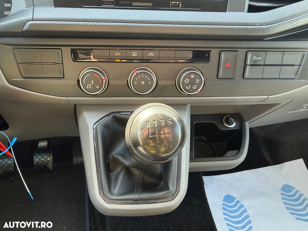 Volkswagen Transporter T6.1 - 32