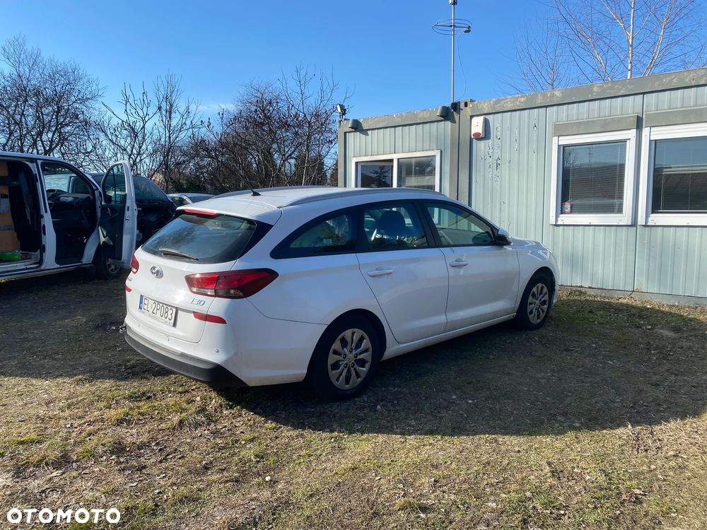 Hyundai i30 1.6 D Comfort - 3