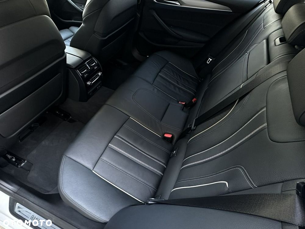BMW Seria 5 530e xDrive Luxury Line - 20