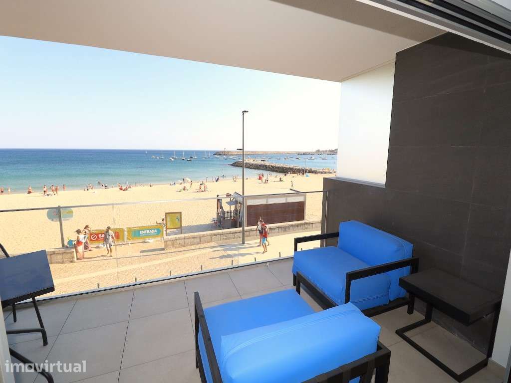 Apartamento T0 Duplex na 1ª Linha da praia de Sesimbra - Grande imagem: 2/18